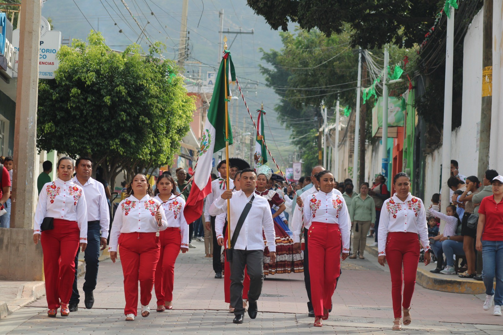 COXCATLÁN CONMEMORA EL 115 ANIVERSARIO DE LA REVOLUCIÓN MEXICANA CON UN DESFILE CÍVICO-DEPORTIVO
